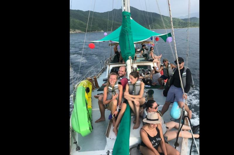 sailing-day-in-the-caribbean-sea-4