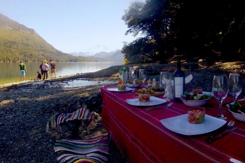 kayak-on-moreno-or-gutierrez-lakes-5