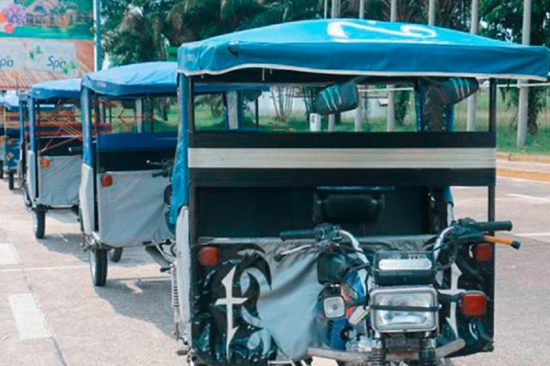iquitos-airport-arrival-transfer-in-tuk-tuk-2