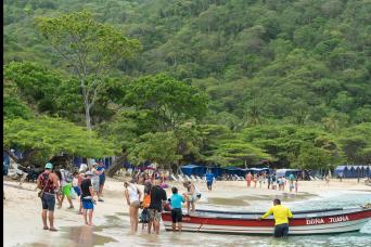 Tayrona Park: Group Tour To Crystal Beach foreigne