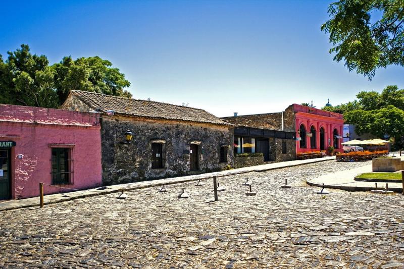 colonia-del-sacramento-city-tour-from-montevideo-1