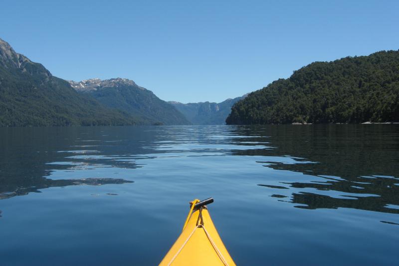 kayak-trekking-on-mascardi-lake-1