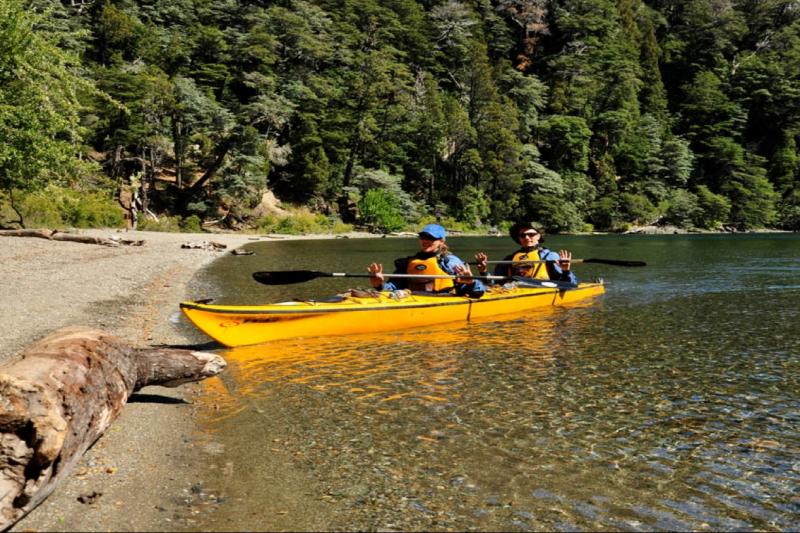 kayak-trekking-on-mascardi-lake-6
