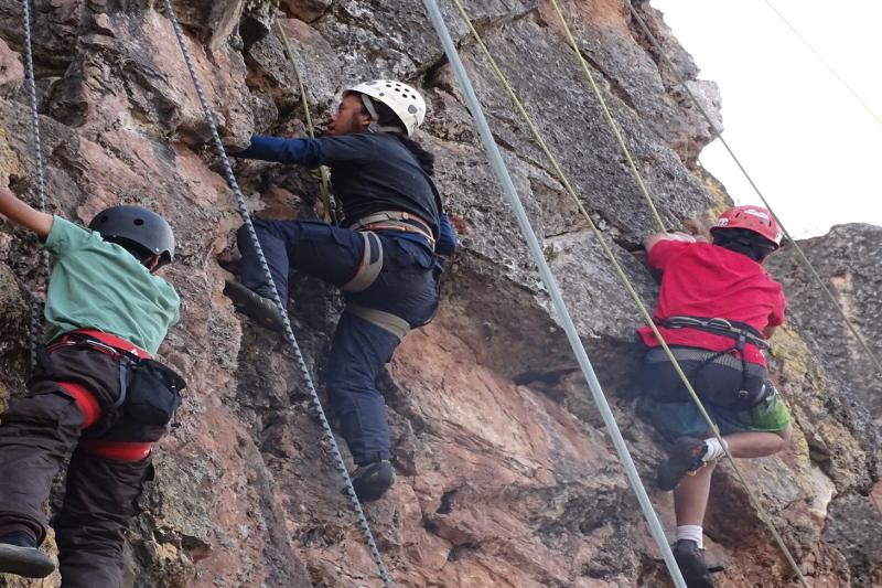 balcony-of-the-devil-rock-climbing-from-cusco-4