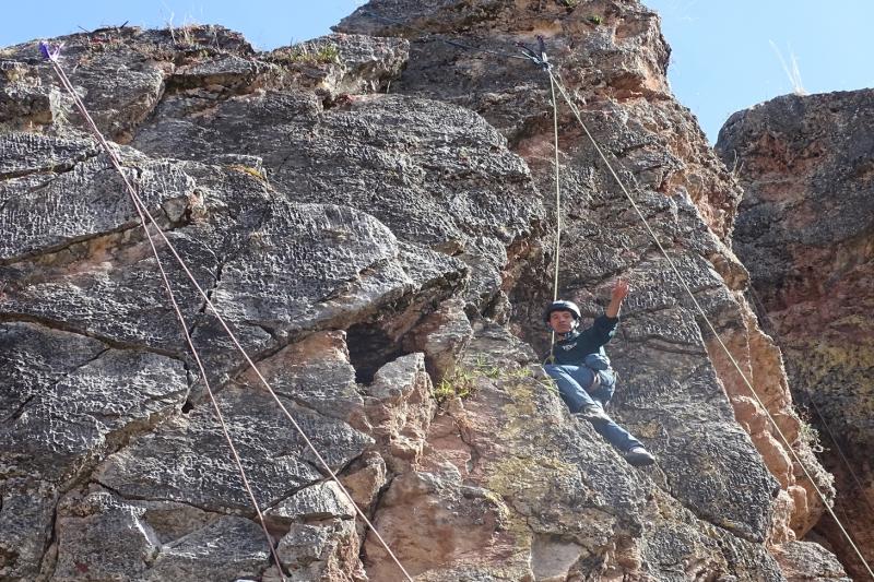 balcony-of-the-devil-rock-climbing-from-cusco-7
