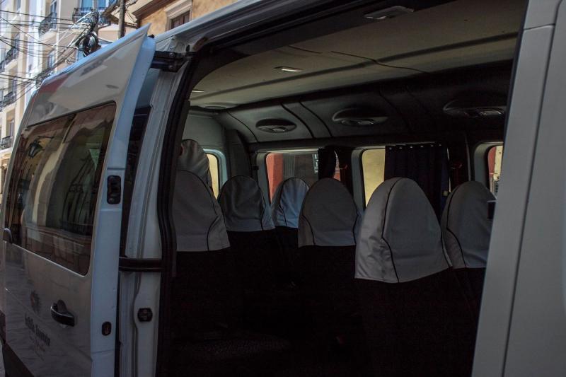 puno-airport-arrival-shared-transfer-lake-hotels-2