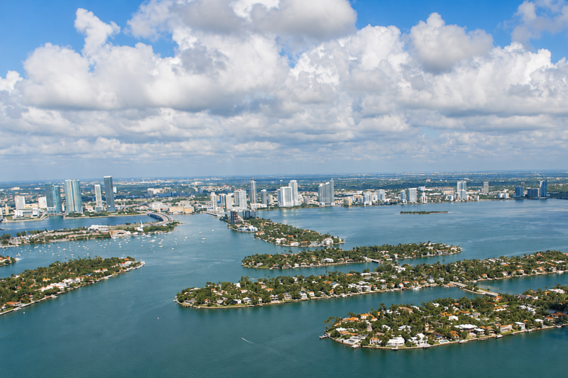 From Miami: Everglades Airboat Adventure with Transportation & Biscayne Boat Tour