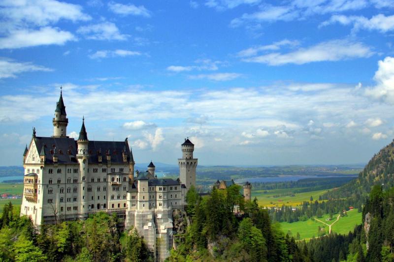 Neuschwanstein Linderhof Royal Castle Oberammergau Tour From Munich Munich Germany Gray Line