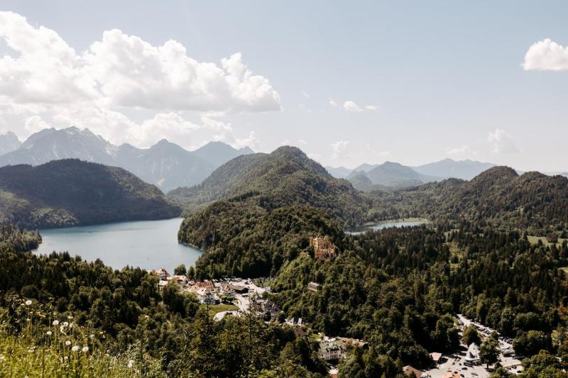 From Munich: Neuschwanstein & Linderhof Royal Castle Tour Skip-the-Line Full Day
