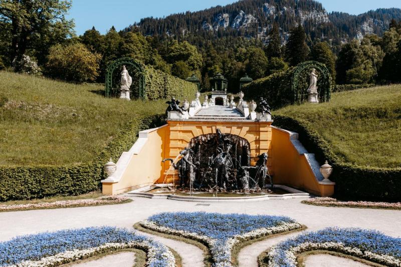 From Munich: Neuschwanstein & Linderhof Premium Tour Royal Selection Skip-the-Line Full Day