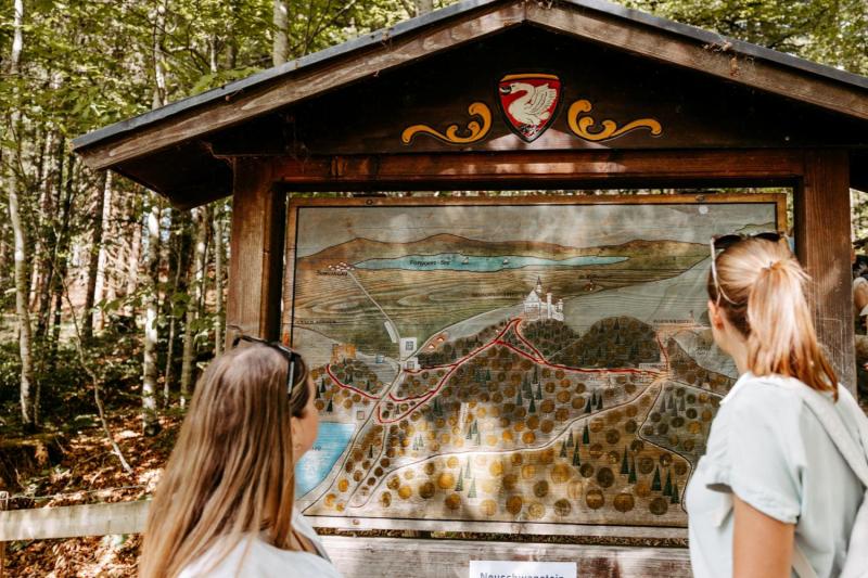 From Munich: Neuschwanstein & Linderhof Premium Tour Royal Selection Skip-the-Line Full Day