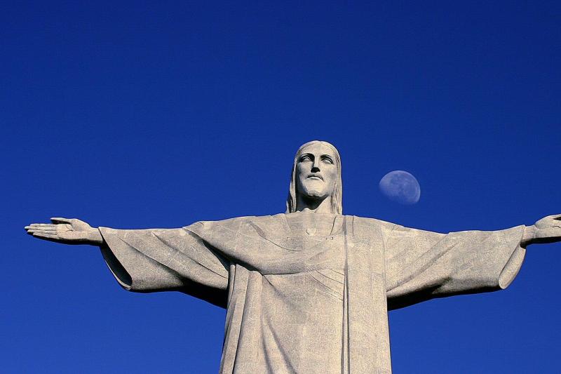 Rio de Janeiro: Christ Redeemer by Train & Maracanã Tour: Skip-the-line