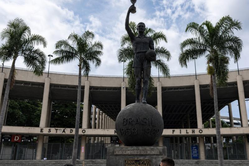 Rio de Janeiro: Christ Redeemer by Train & Maracanã Tour: Skip-the-line