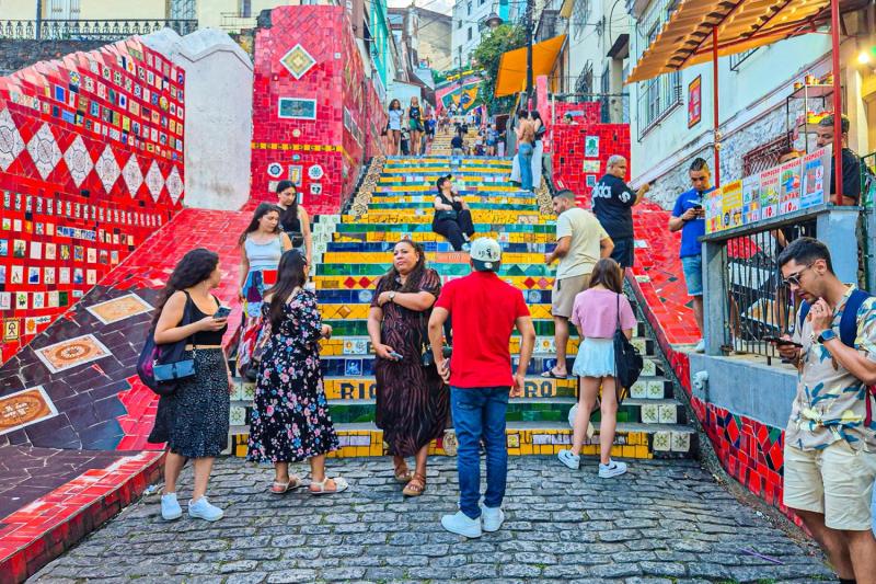 Souvenirs and handcrafts