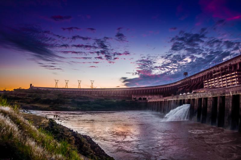 Foz do Iguaçu: Itaipu Lights - Evening Tour