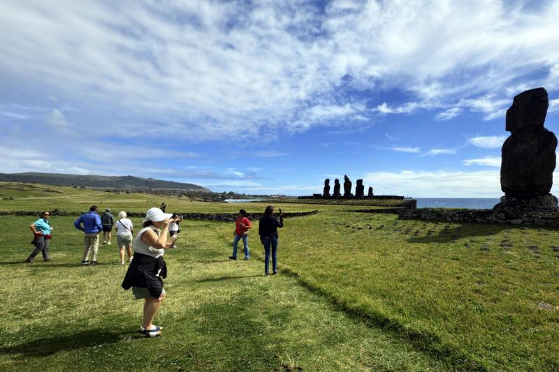 The 7 Guardians of the Pacific: Ahu Akivi Half-Day Tour