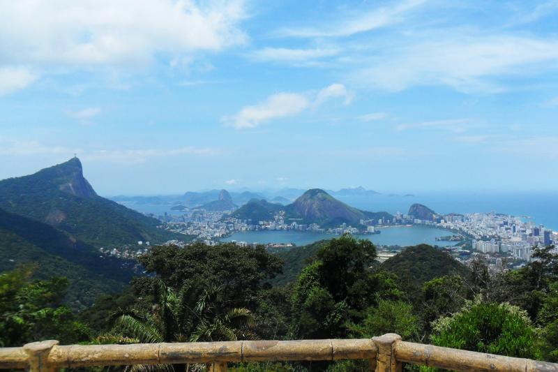 Rio de Janeiro: Tijuca Peak Hiking Adventure & Waterfall Experience