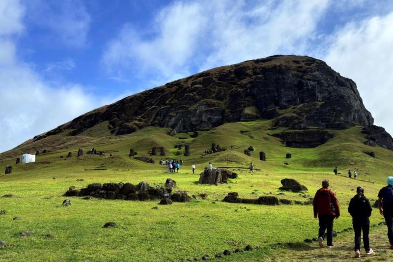 Easter Island: Ahu Tongariki, Rano Raraku & Anakena Beach Full Day