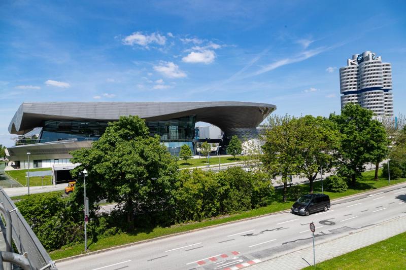 Visit the great architecture of the BMW world and the BMW museum