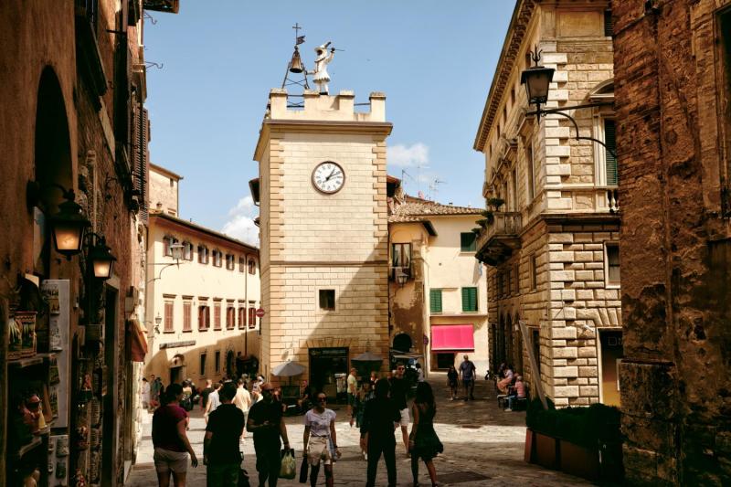 From Florence: Chianti, Montalcino & Montepulciano Minivan Wine Tour Full Day