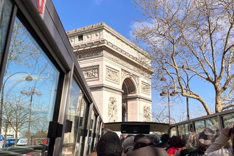 Paris: Lunch at the Eiffel Tower, Seine Cruise and City Tour