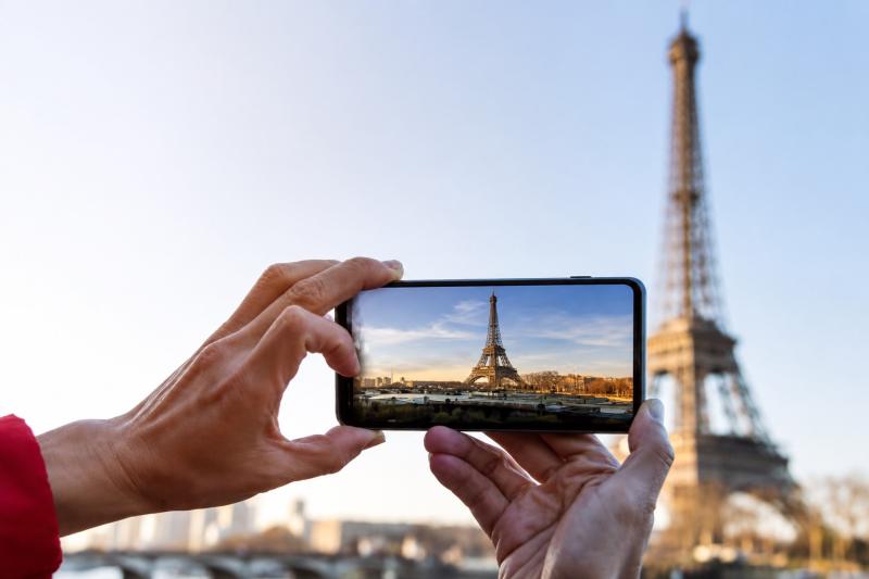 Paris: Lunch at the Eiffel Tower, Seine Cruise and City Tour