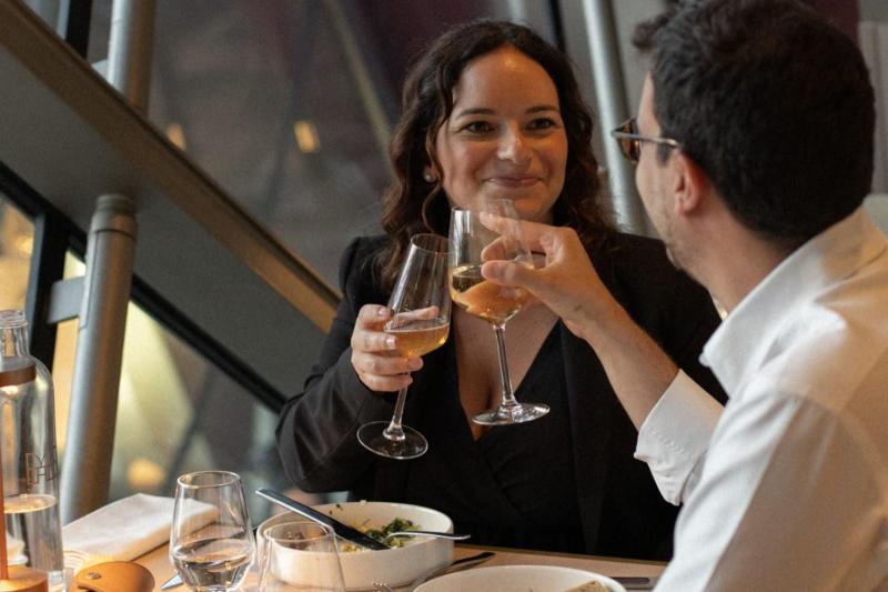 Paris: Lunch at the Eiffel Tower, Seine Cruise and City Tour