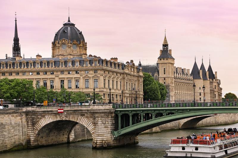 Discover the gorgeous sights of the City of Light