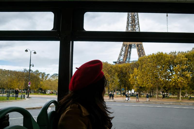Paris: Eiffel Tower 2nd Floor (Reserved Access), City Tour and Seine Cruise