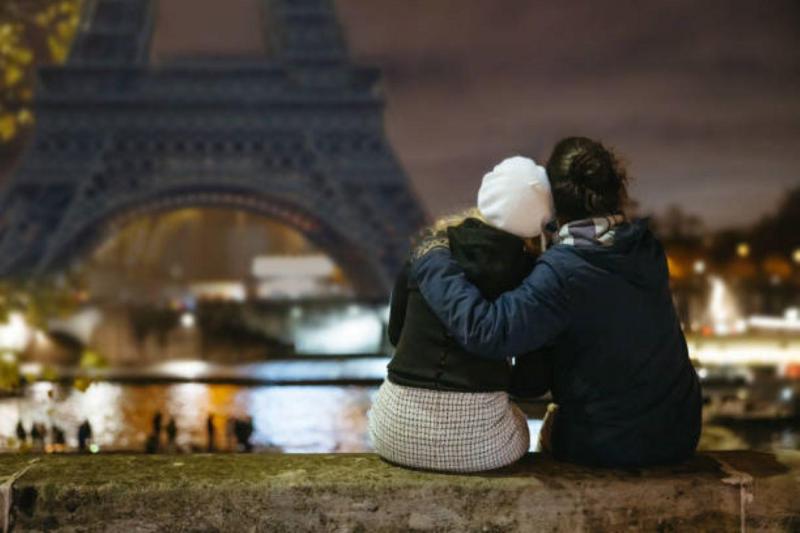 Watch one of the best choreographed spectaculars in Paris