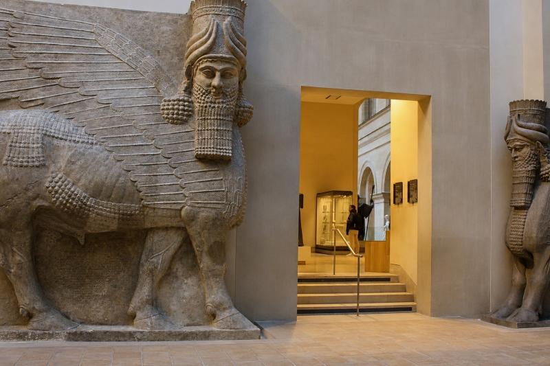 Paris: Guided Visit of the Louvre Museum