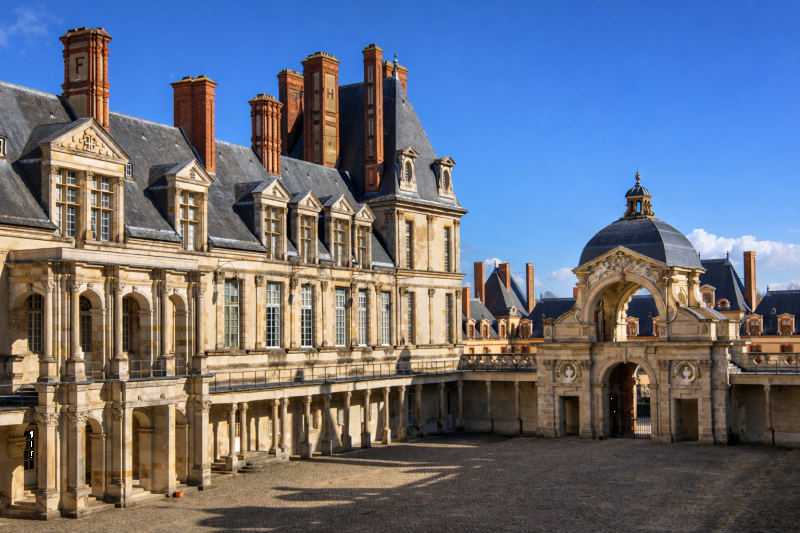 From Paris: Full Day Audio Guided Tour of Vaux-le-Vicomte and Fontainebleau