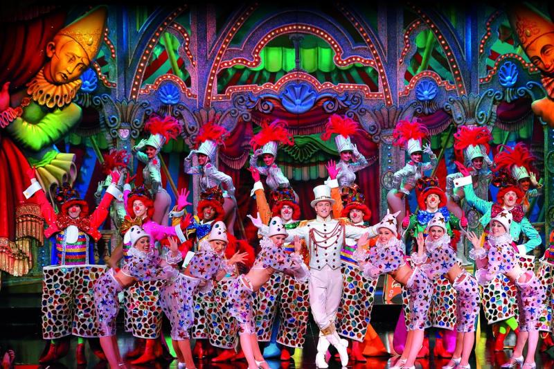 Paris: Dinner at the Eiffel Tower, Seine Cruise & Moulin Rouge Show with 1/2 Bottle of Champagne