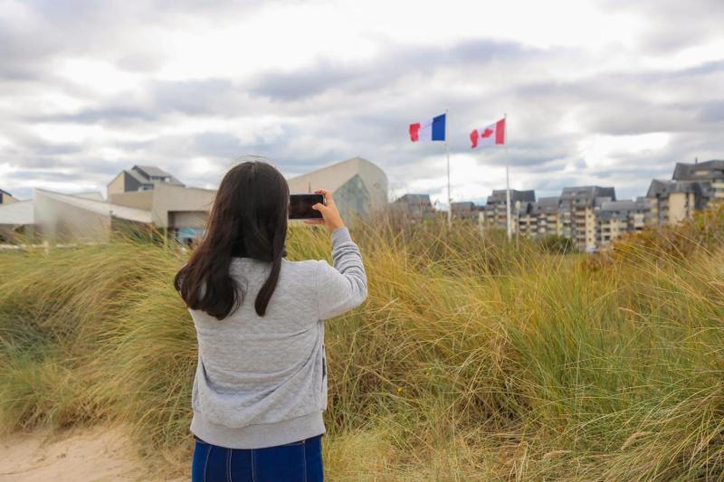 Paris: Guided Day Trip to Normandy D-Day beaches in a small group (1-15) from Paris – Lunch included