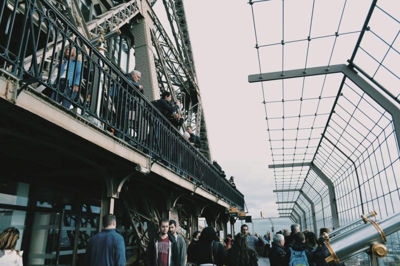 Paris: Audio Guided Visit to the Eiffel Tower (Reserved Access) and Cruise Ticket