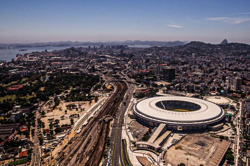 Feel the energy of the carioca soccer fans