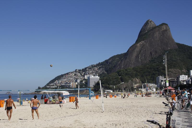 The two brothers hill seen from Leblon Beach