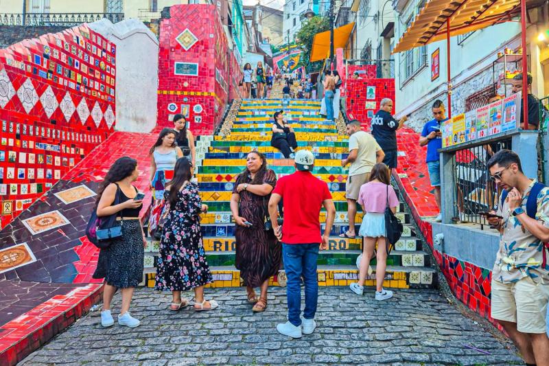 Visit the famous Selaron Steps