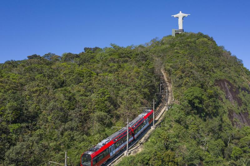 Rio de Janeiro: Combo - Rio by Day, Corcovado, Christ Statue, Sugar Loaf w/ Lunch & Ginga Show