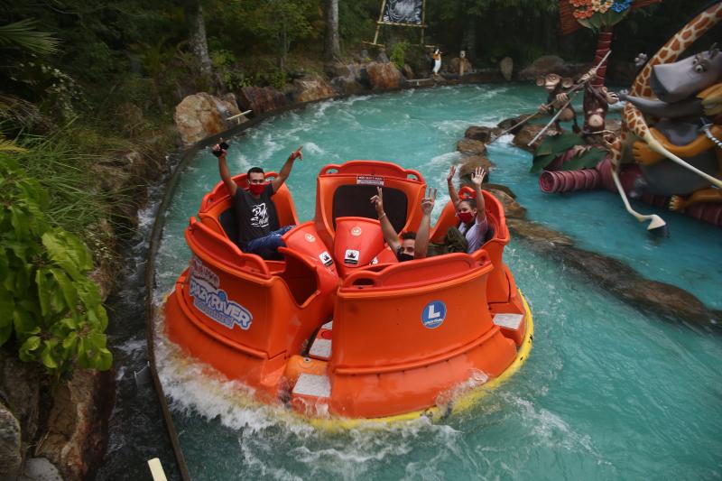 From Balneário Camboriú: Beto Carrero World Theme Park Day Trip: Full Day