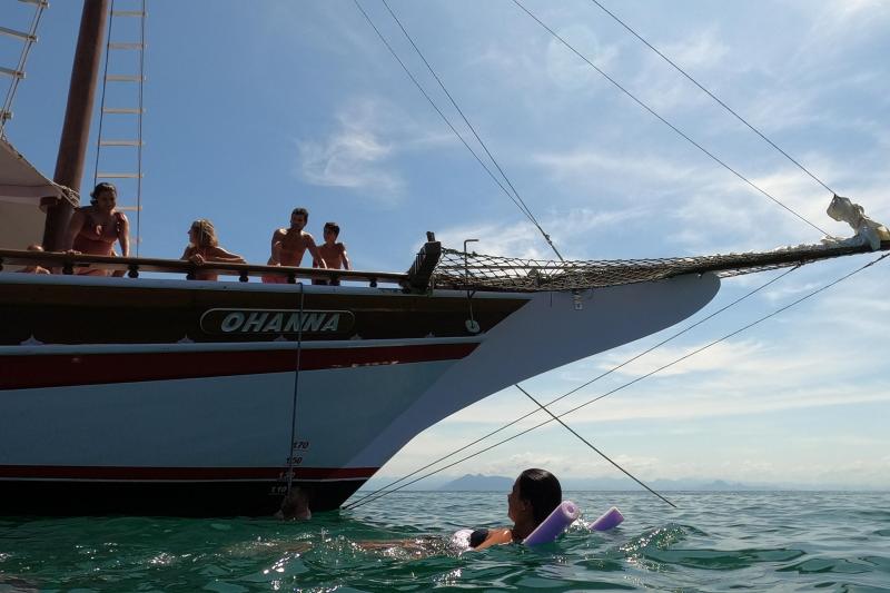 Búzios: Schooner Cruise Around the Peninsula & Swimming Stops