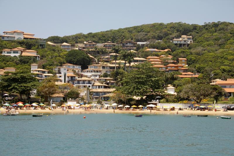 Búzios: Schooner Cruise Around the Peninsula & Swimming Stops