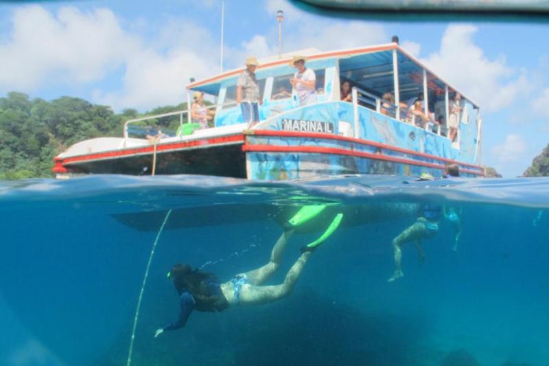 Fernando de Noronha: Boat Cruise & Sancho Bay Swimming Experience