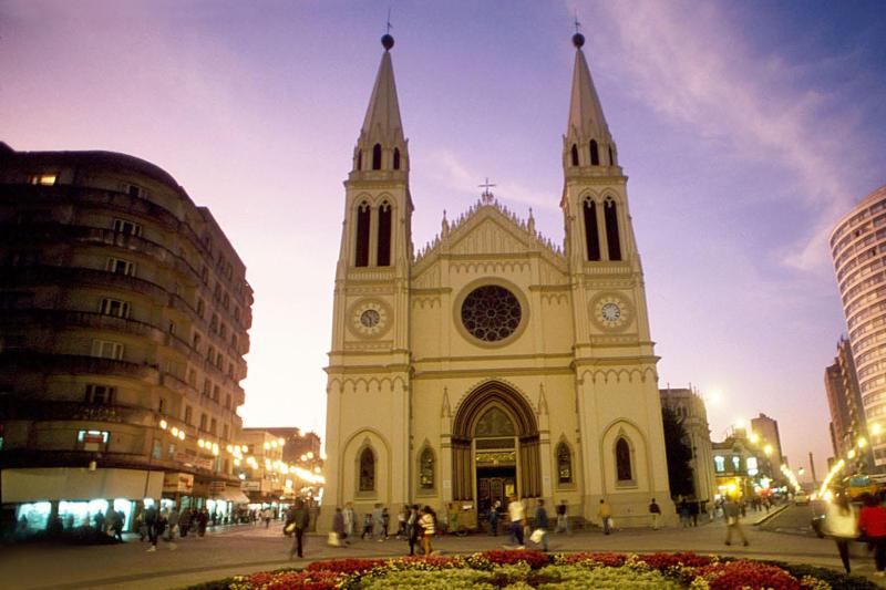 Curitiba: City Highlights & Botanical Garden Discovery