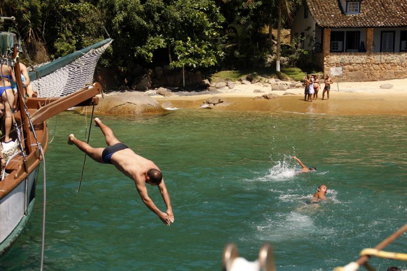Time for diving on Lula\'s beach