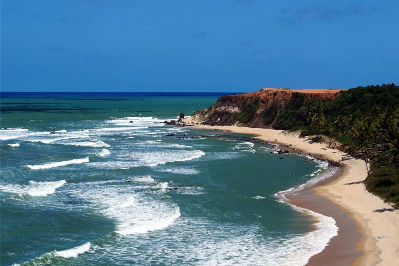 From Natal: Pipa Beaches Day Trip with Spanish or Portuguese Guide