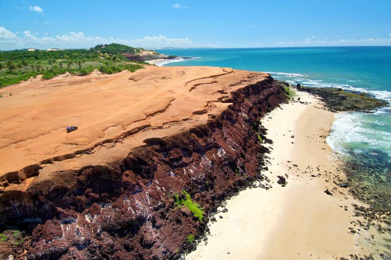 From Natal: Pipa Beaches Day Trip with Spanish or Portuguese Guide