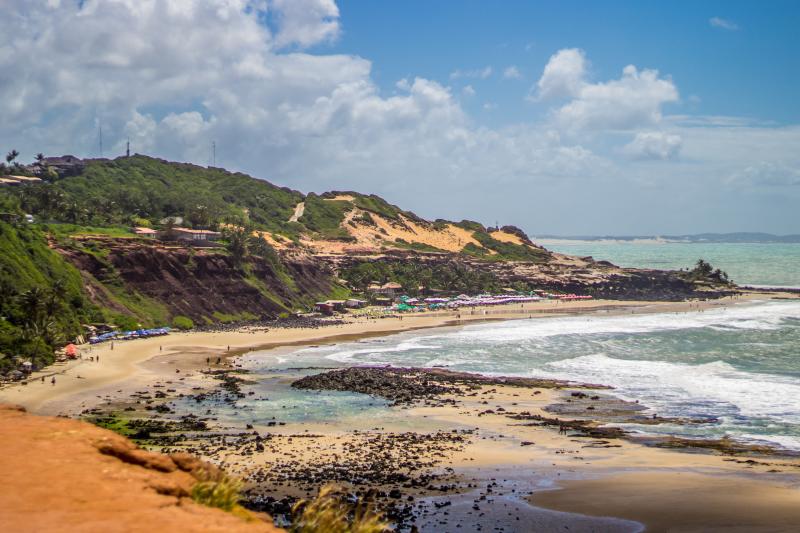 From Natal: Pipa Beaches Day Trip with Spanish or Portuguese Guide