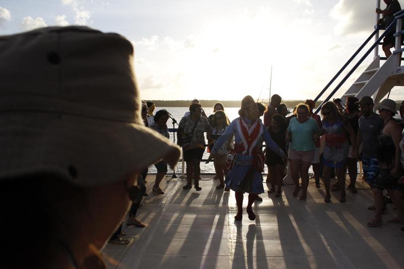 João Pessoa: Jacaré Beach Sunset Tour with Private English Guide