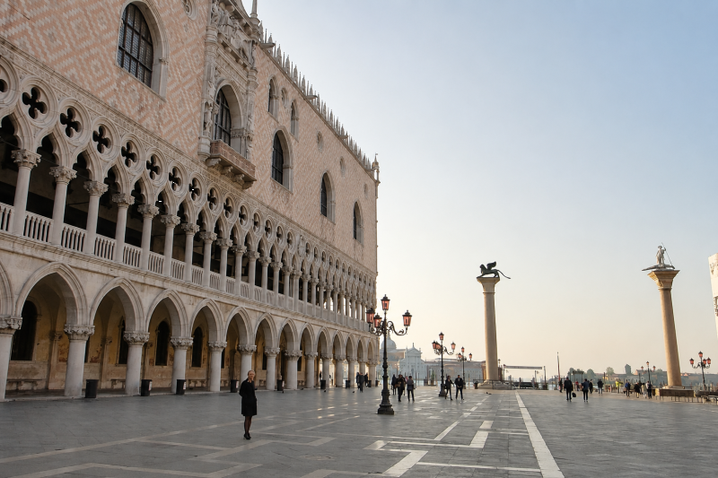 Venice: Private Grand Canal Boat Tour